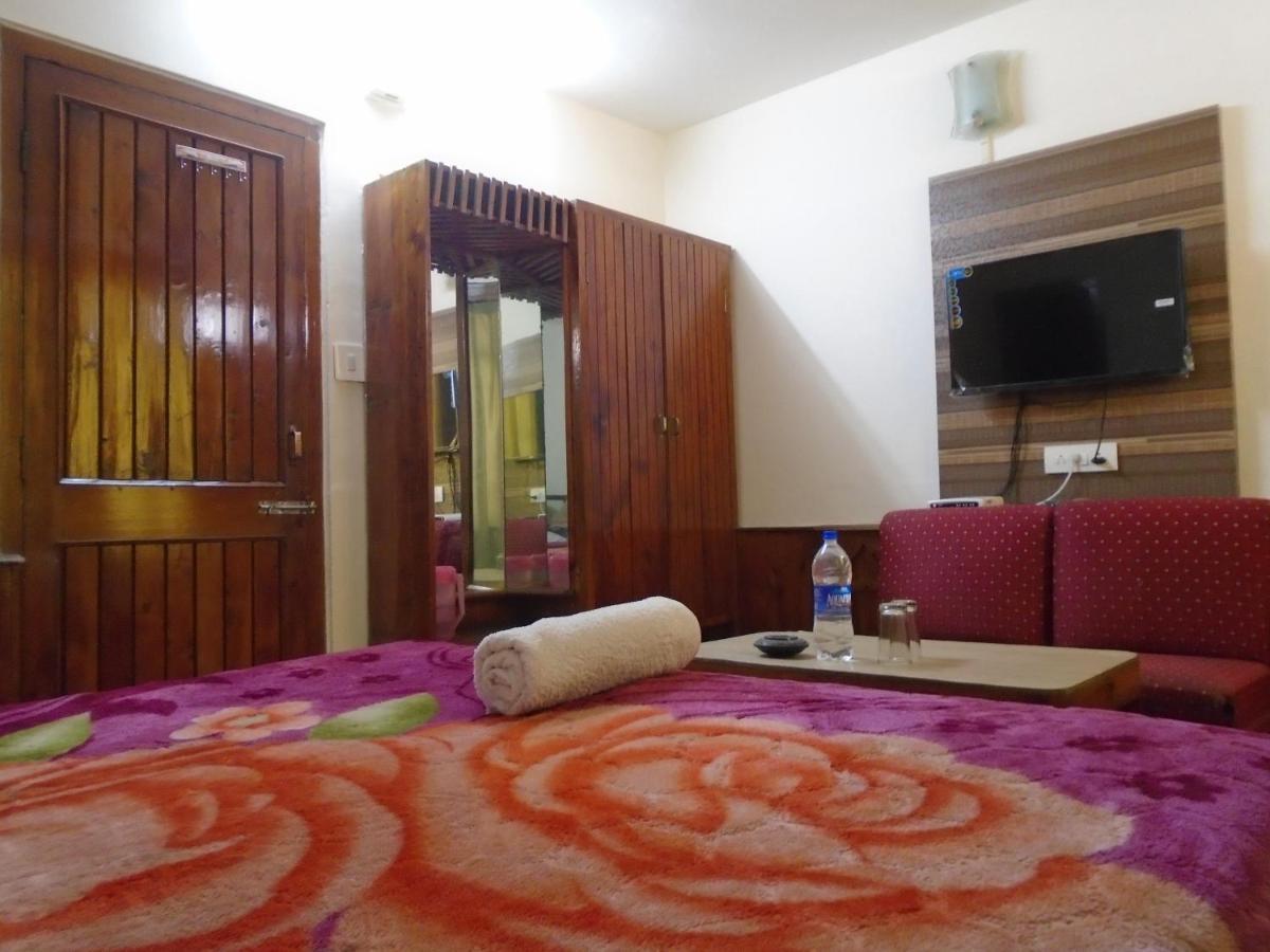 Hotel Magnolia Mallroad Manali エクステリア 写真