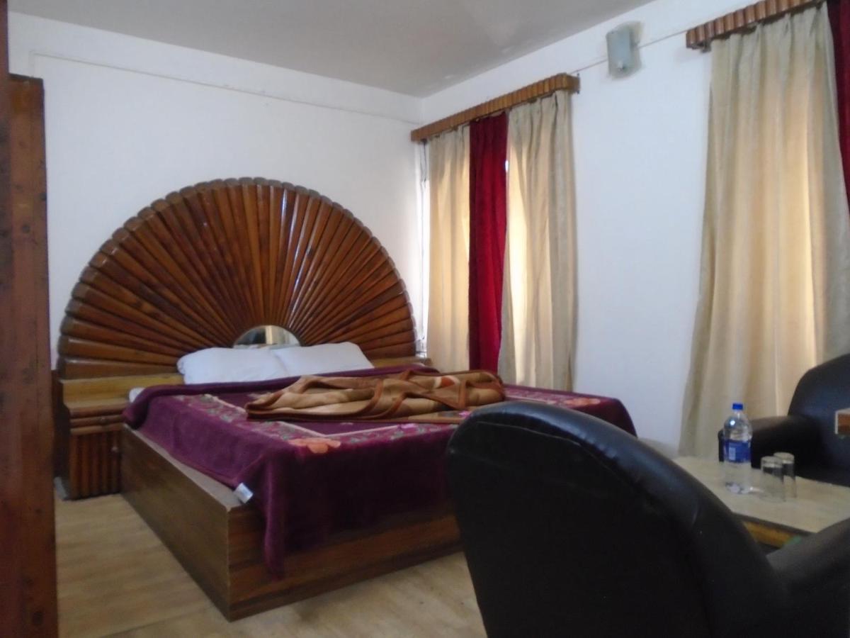 Hotel Magnolia Mallroad Manali エクステリア 写真