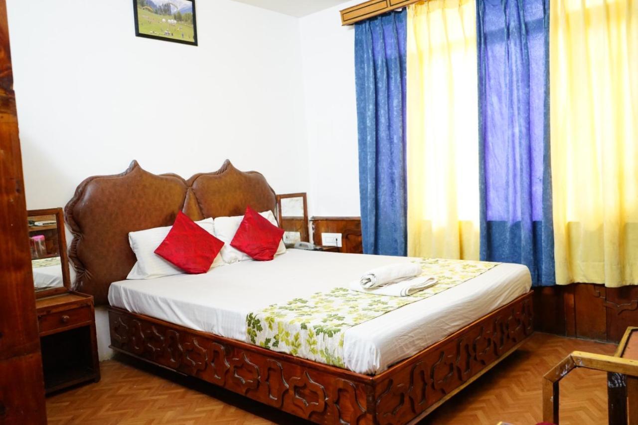 Hotel Magnolia Mallroad Manali エクステリア 写真