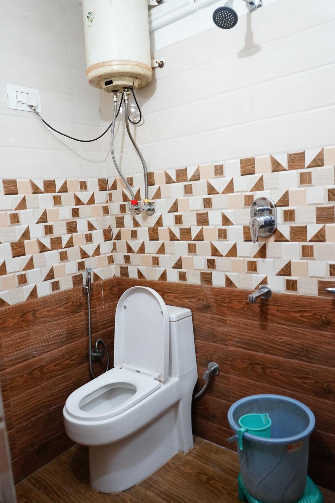 Hotel Magnolia Mallroad Manali エクステリア 写真